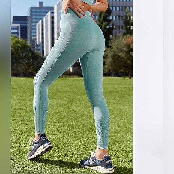 Fabletics Arctic Wave Sync High-Waist Perforated Legging Size S C34 - Picture 2 of 10